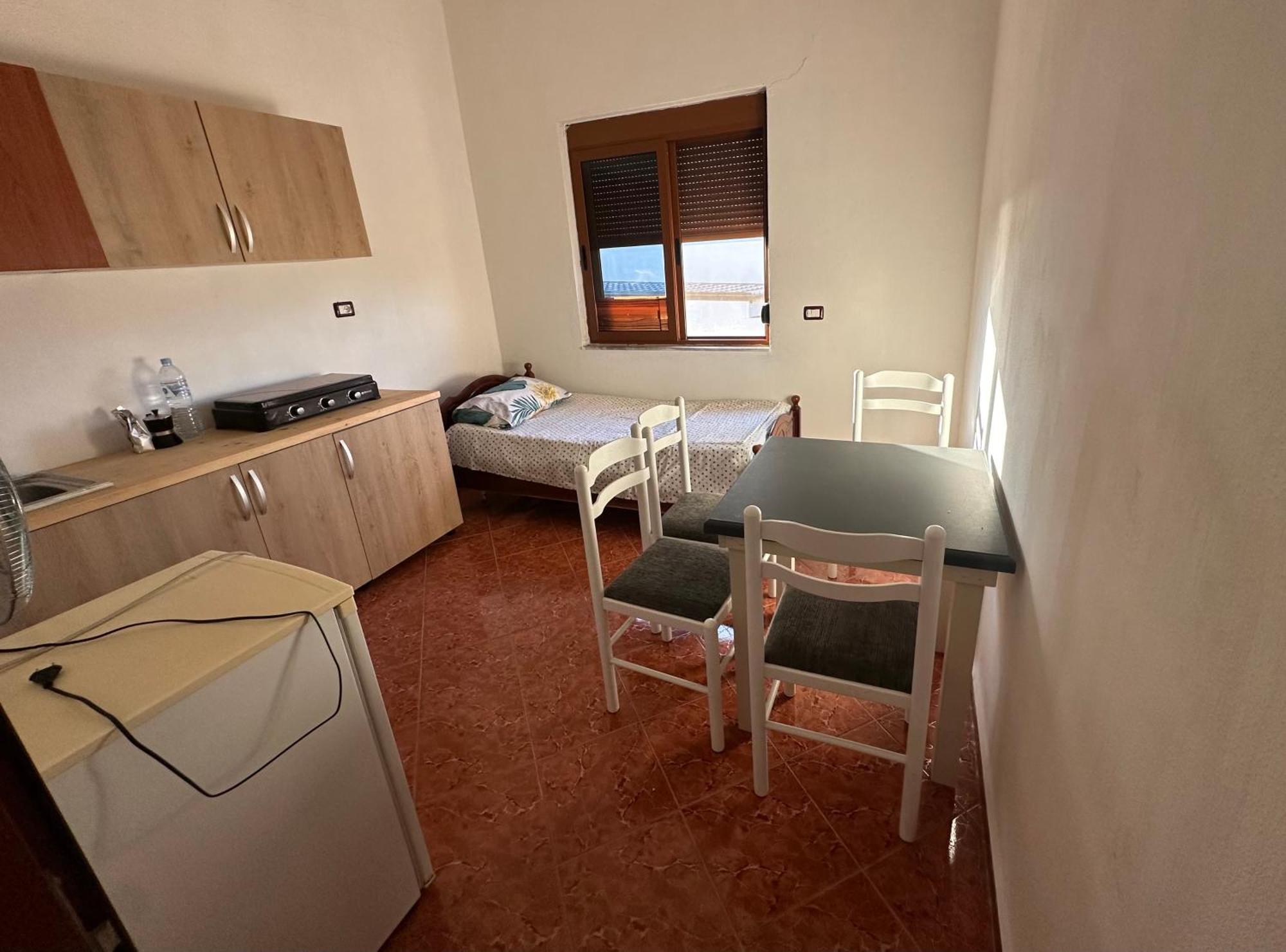 Apartment For Rent Vacation Krasniqi Karpen Eksteriør billede